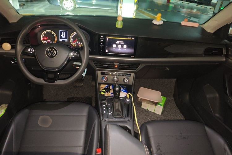 Used Volkswagen Lavida 2021 1.5L Automatic Comfort Edition Interior 2