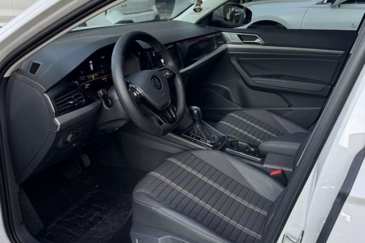 Used Volkswagen Lavida 2021 1.5L Automatic Vision Edition Interior 2