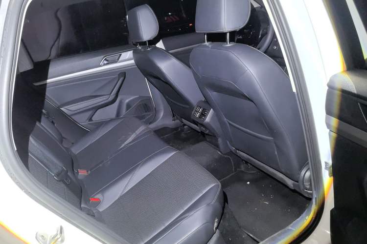 Used Volkswagen Lavida 2021 1.5L Automatic Comfort Edition Interior 2