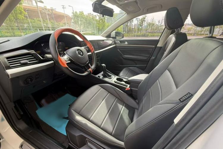 Used Volkswagen Lavida 2021 1.5L Automatic Comfort Edition Interior 2