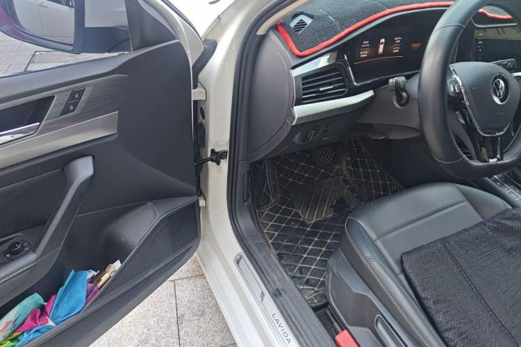 Used Volkswagen Lavida 2021 1.5L Automatic Vision Edition Interior 3