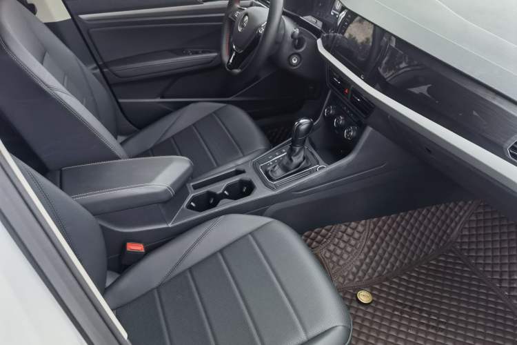 Used Volkswagen Lavida 2021 1.5L Automatic Comfort Edition Interior 4