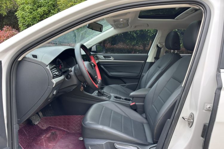 Used Volkswagen Lavida 2021 1.5L Automatic Comfort Edition Interior 5