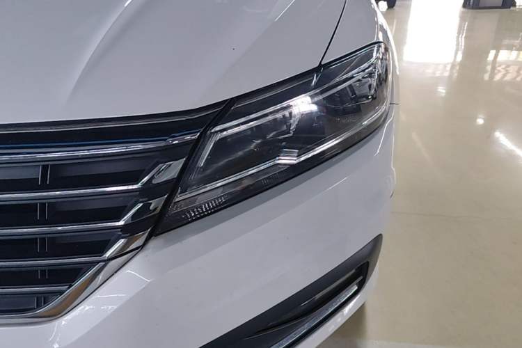 Used Volkswagen Lavida 2021 1.5L Automatic Comfort Edition Left Front Headlight