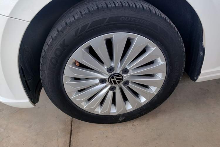 Used Volkswagen Lavida 2021 1.5L Automatic Comfort Edition Left Front Wheel Hub
