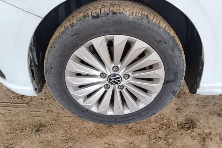 Used Volkswagen Lavida 2021 1.5L Automatic Vision Edition Left Front Wheel Hub
