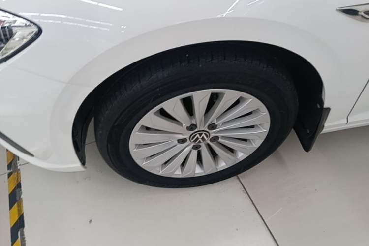 Used Volkswagen Lavida 2021 1.5L Automatic Vision Edition Left Front Wheel Hub