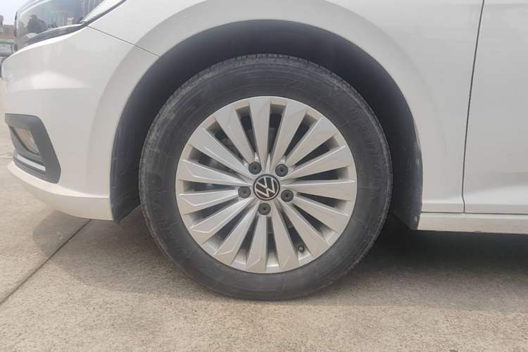 Used Volkswagen Lavida 2021 280TSI DSG Comfort Edition Left Front Wheel Hub