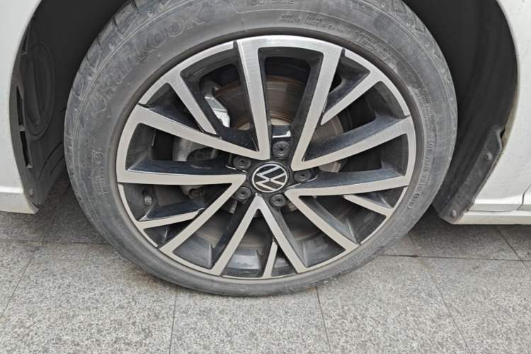 Used Volkswagen Lavida 2021 280TSI DSG Luxury Edition Left Front Wheel Hub