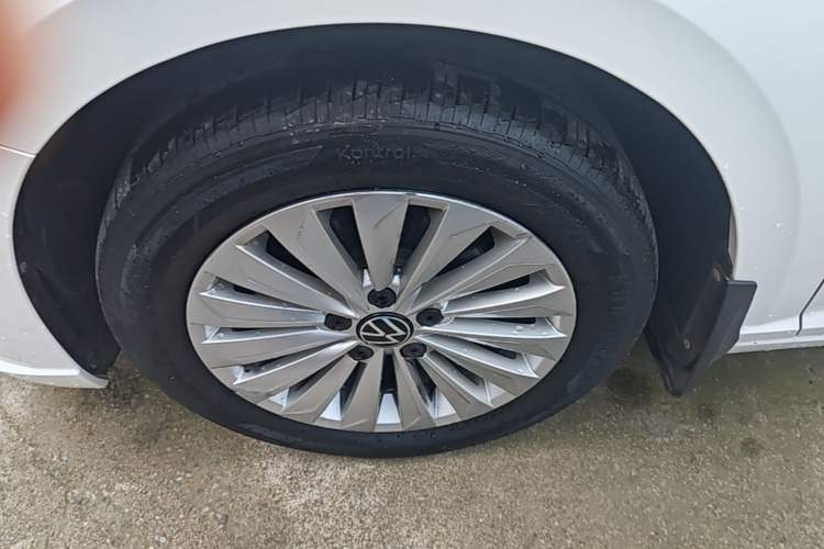 Used Volkswagen Lavida 2021 1.5L Automatic Vision Edition Left Front Wheel Hub