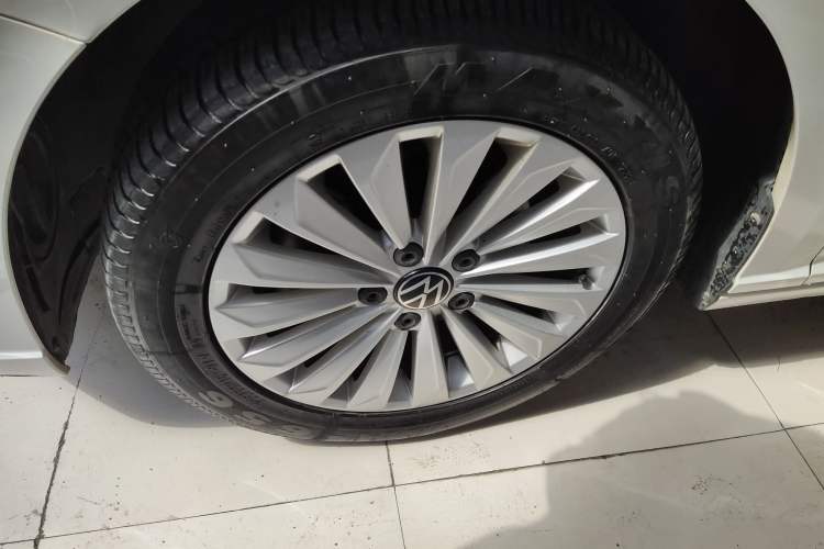 Used Volkswagen Lavida 2021 280TSI DSG Comfort Edition Left Front Wheel Hub