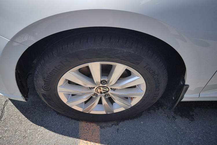 Used Volkswagen Lavida 2021 1.5L Automatic Fashion Edition Left Front Wheel Hub