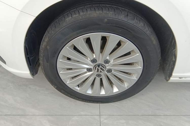 Used Volkswagen Lavida 2021 1.5L Automatic Comfort Edition Left Front Wheel Hub
