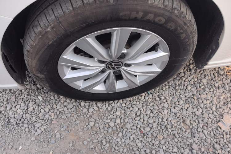 Used Volkswagen Lavida 2021 1.5L Automatic Fashion Edition Left Front Wheel Hub