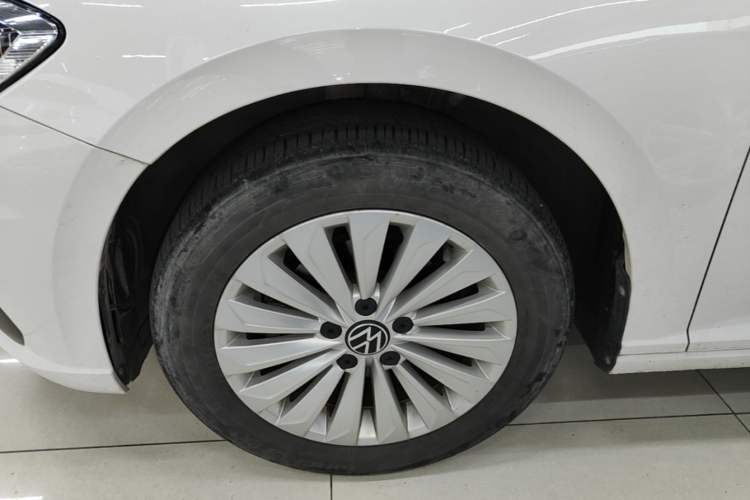 Used Volkswagen Lavida 2021 1.5L Automatic Comfort Edition Left Front Wheel Hub