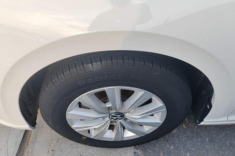 Used Volkswagen Lavida 2021 1.5L Automatic Fashion Edition Left Front Wheel Hub