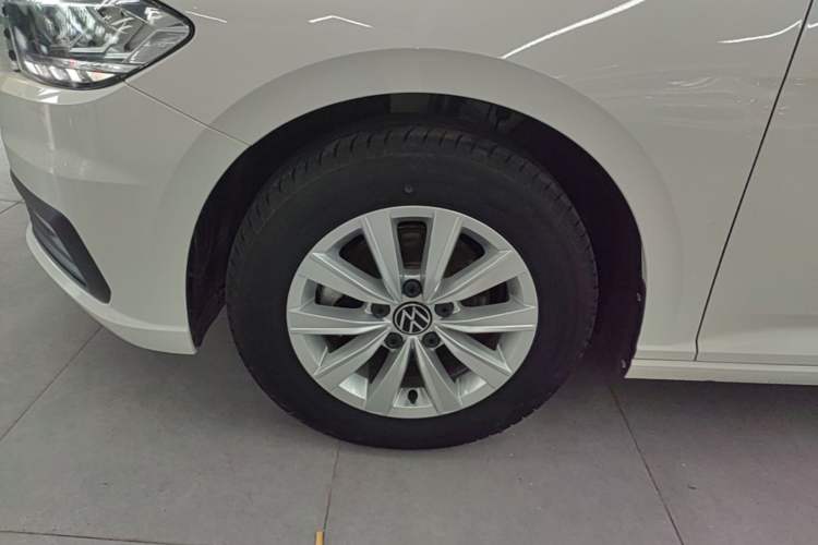 Used Volkswagen Lavida 2021 1.5L Automatic Fashion Edition Left Front Wheel Hub