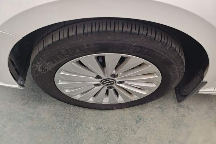 Used Volkswagen Lavida 2021 280TSI DSG Comfort Edition Left Front Wheel Hub
