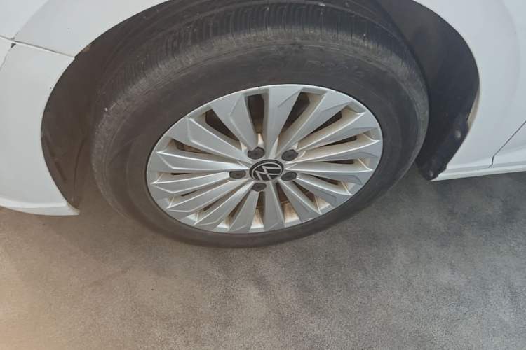 Used Volkswagen Lavida 2021 1.5L Automatic Comfort Edition Left Front Wheel Hub