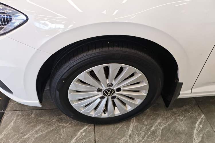 Used Volkswagen Lavida 2021 1.5L Automatic Comfort Edition Left Front Wheel Hub