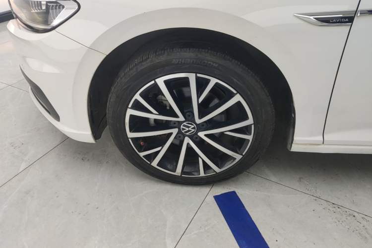 Used Volkswagen Lavida 2021 280TSI DSG Luxury Edition Left Front Wheel Hub