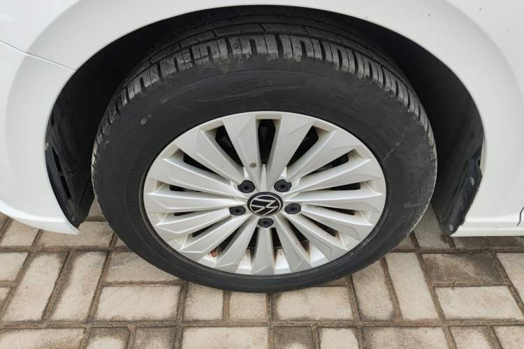 Used Volkswagen Lavida 2021 1.5L Automatic Comfort Edition Left Front Wheel Hub