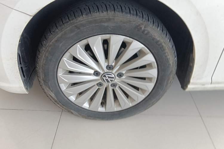 Used Volkswagen Lavida 2021 1.5L Automatic Comfort Edition Left Front Wheel Hub