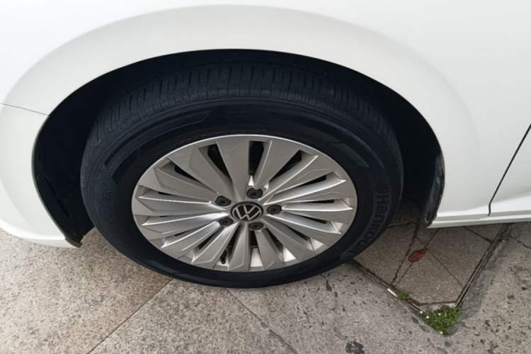 Used Volkswagen Lavida 2021 1.5L Automatic Comfort Edition Left Front Wheel Hub