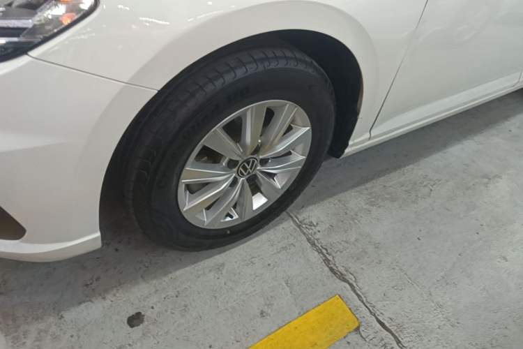 Used Volkswagen Lavida 2021 1.5L Automatic Fashion Edition Left Front Wheel Hub