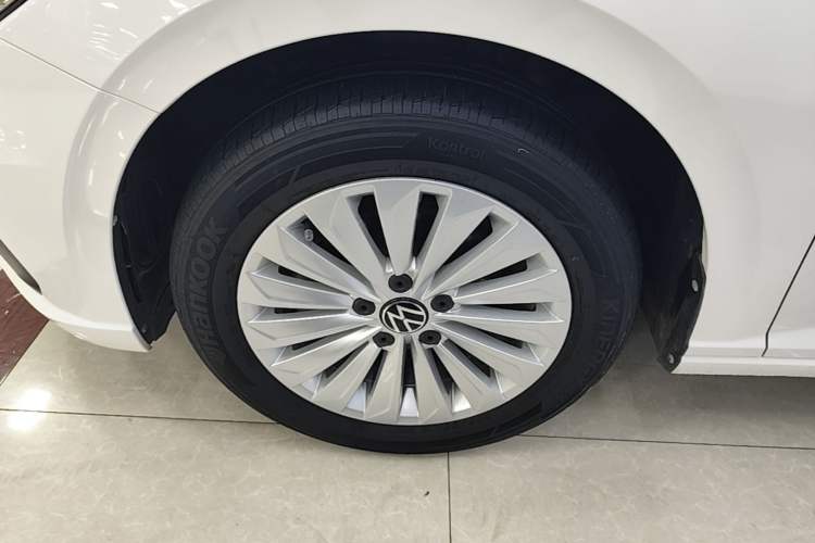 Used Volkswagen Lavida 2021 1.5L Automatic Vision Edition Left Front Wheel Hub