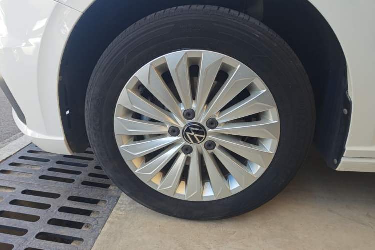 Used Volkswagen Lavida 2021 280TSI DSG Comfort Edition Left Front Wheel Hub