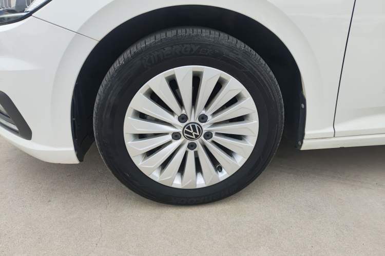 Used Volkswagen Lavida 2021 1.5L Automatic Comfort Edition Left Front Wheel Hub