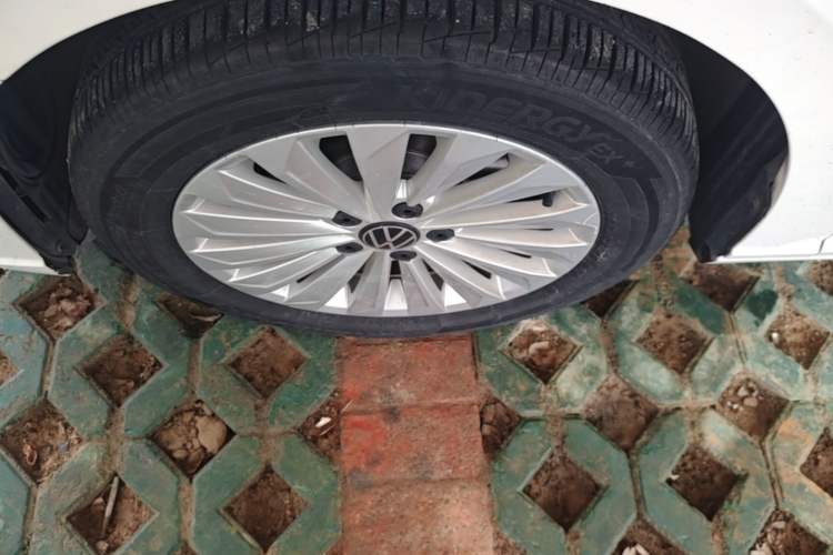 Used Volkswagen Lavida 2021 1.5L Automatic Vision Edition Left Front Wheel Hub