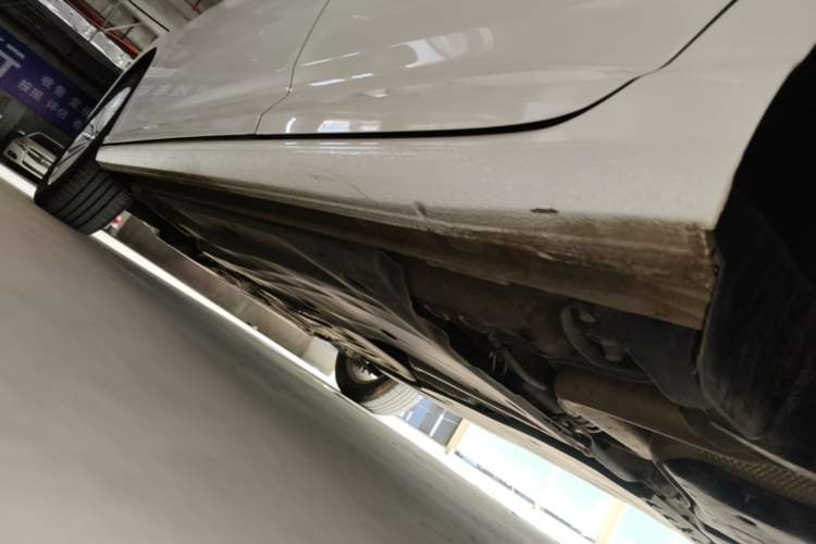 Used Volkswagen Lavida 2021 280TSI DSG Comfort Edition Left Side Sill