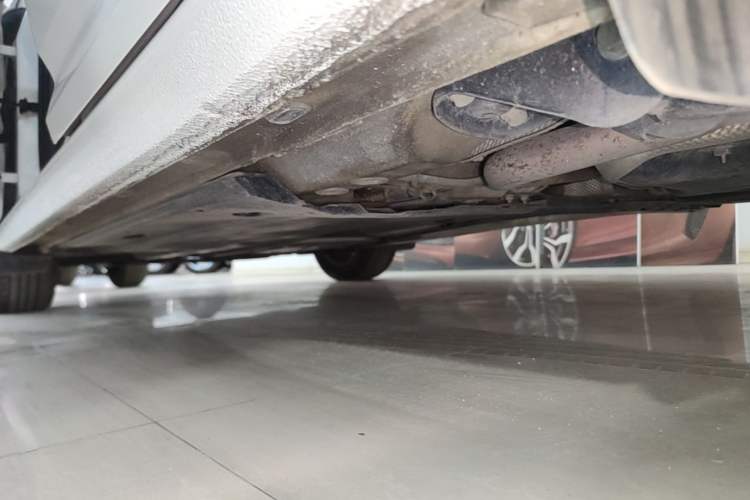 Used Volkswagen Lavida 2021 1.5L Automatic Comfort Edition Left Side Sill