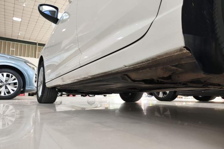 Used Volkswagen Lavida 2021 280TSI DSG Comfort Edition Left Side Sill