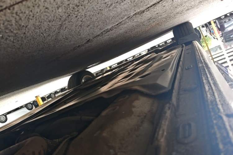 Used Volkswagen Lavida 2021 1.5L Automatic Comfort Edition Left Side Sill