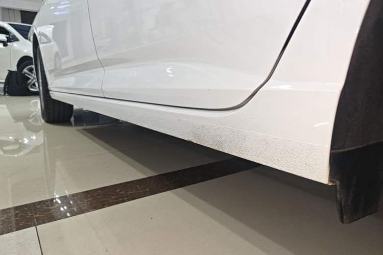 Used Volkswagen Lavida 2021 280TSI DSG Comfort Edition Left Side Sill