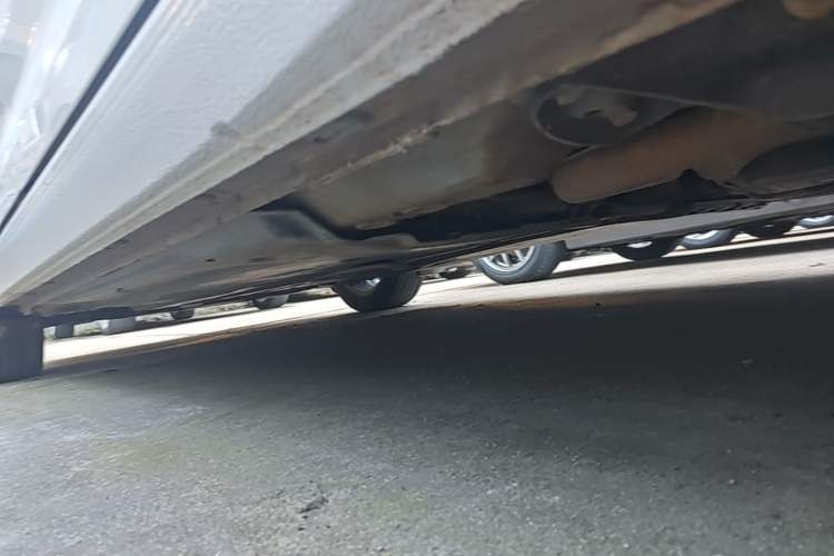Used Volkswagen Lavida 2021 1.5L Automatic Vision Edition Left Side Sill