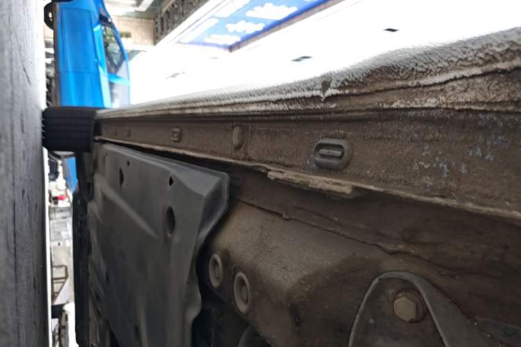 Used Volkswagen Lavida 2021 1.5L Automatic Comfort Edition Left Side Sill