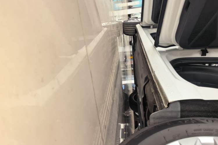 Used Volkswagen Lavida 2021 1.5L Automatic Comfort Edition Left Side Sill
