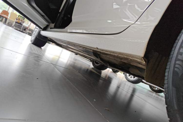 Used Volkswagen Lavida 2021 280TSI DSG Comfort Edition Left Side Sill