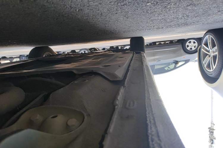 Used Volkswagen Lavida 2021 1.5L Automatic Fashion Edition Left Side Sill