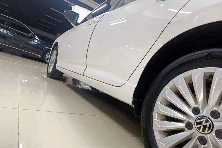 Used Volkswagen Lavida 2021 280TSI DSG Comfort Edition Left Side Sill