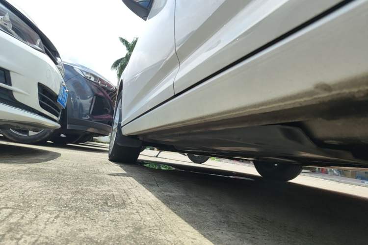 Used Volkswagen Lavida 2021 280TSI DSG Comfort Edition Left Side Sill