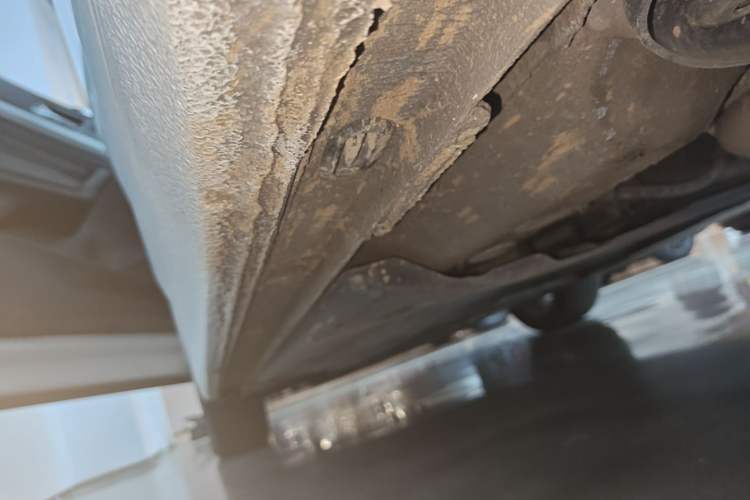 Used Volkswagen Lavida 2021 1.5L Automatic Comfort Edition Left Side Sill