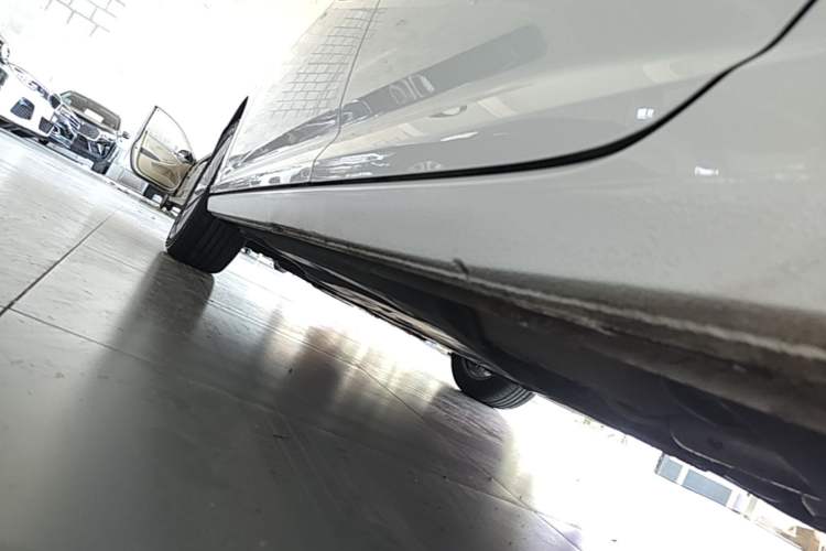 Used Volkswagen Lavida 2021 280TSI DSG Comfort Edition Left Side Sill