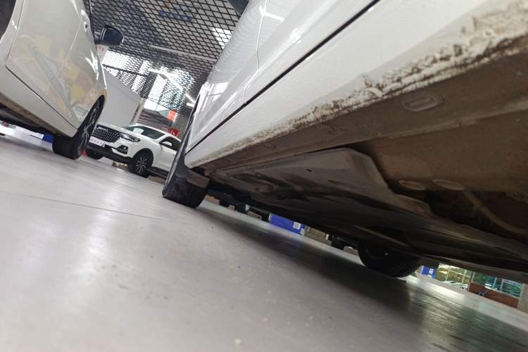 Used Volkswagen Lavida 2021 280TSI DSG Comfort Edition Left Side Sill