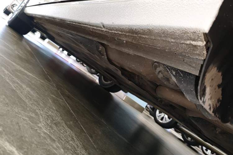 Used Volkswagen Lavida 2021 1.5L Automatic Comfort Edition Left Side Sill