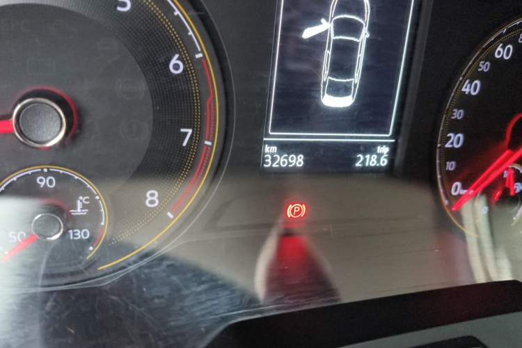 Used Volkswagen Lavida 2021 1.5L Automatic Vision Edition Odometer Close Up
